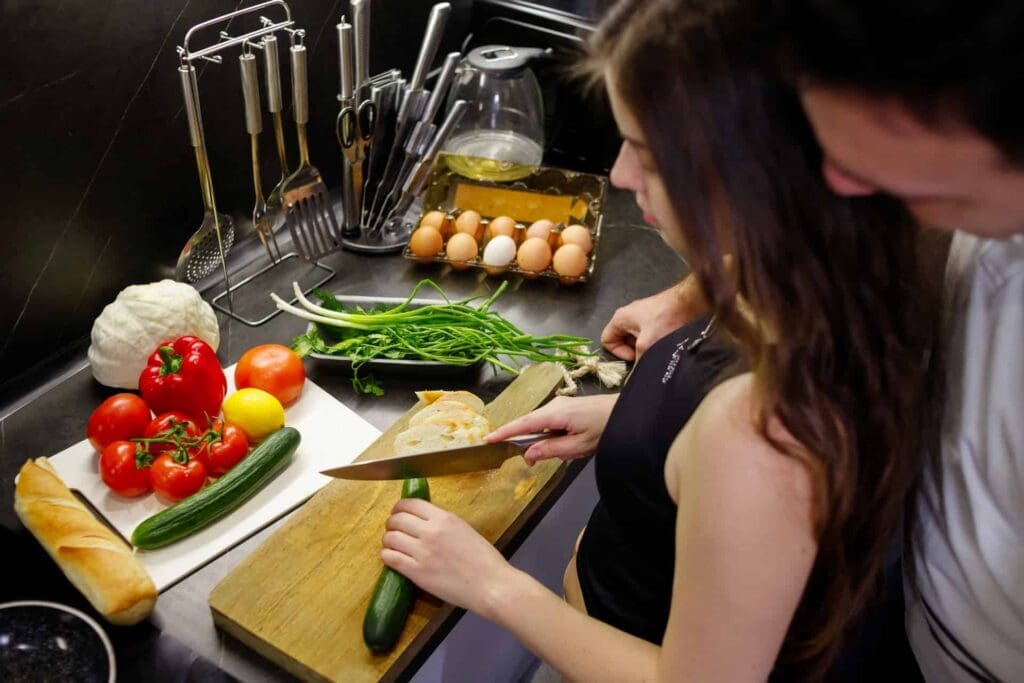 comida-vegana-para-llevar-cocinando